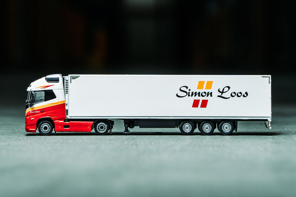 Mini Volvo FH05 Globetrotter XL 1:87 met koeloplegger