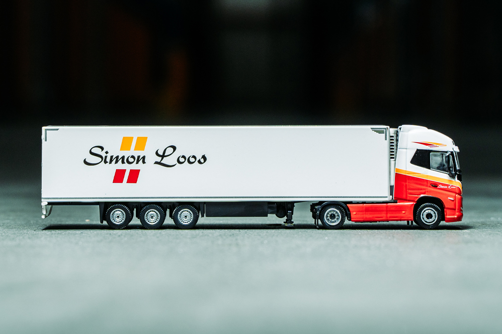 Mini Volvo FH05 Globetrotter XL 1:87 met koeloplegger - Afbeelding 2