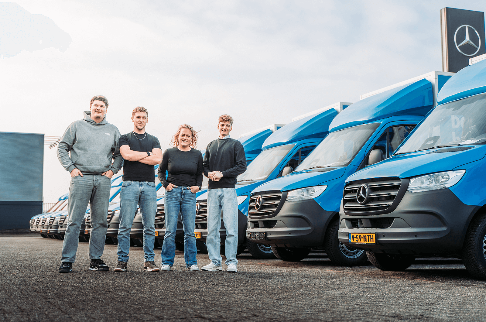 Simon Loos breidt bezorgvloot uit met nieuwe bussen